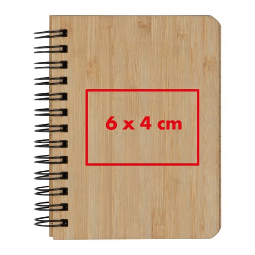 Carnet en bois clair avec reliure spirale.