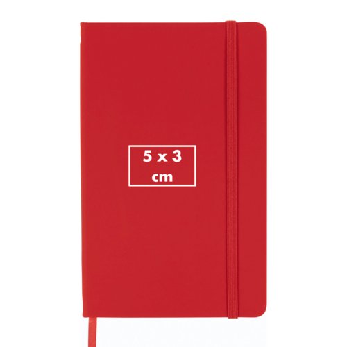 Coffret cadeau rouge avec carnet et stylo.