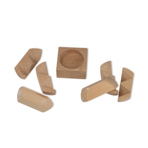 Jeu de patience beige en bois avec plusieurs pices.