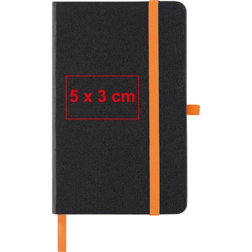Carnet noir avec fermeture lastique et marque-page ruban.