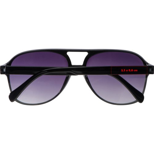Lunettes de soleil noires style aviateur avec verres teints.
