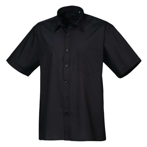 Chemise noire  manches courtes pour homme en polyester et coton avec patte de boutonnage.
