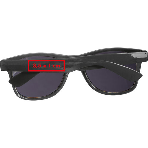 Lunettes de soleil fonces en RPET au design classique.