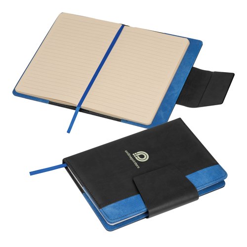 Carnet bleu avec patte de fermeture et marque-page.
