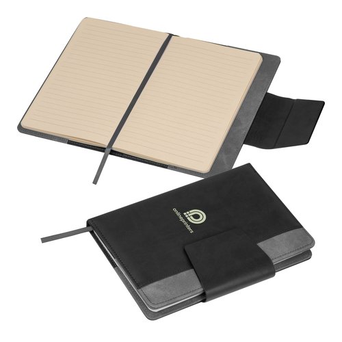 Carnet anthracite avec bande de fermeture et poche plaque.