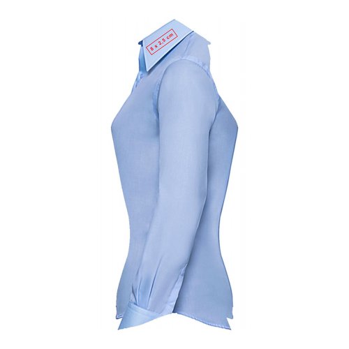 Chemise bleu clair � manches longues et col pour femmes.