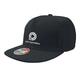 Casquette noire en tissu avec visi�re plate et fermeture r�glable.